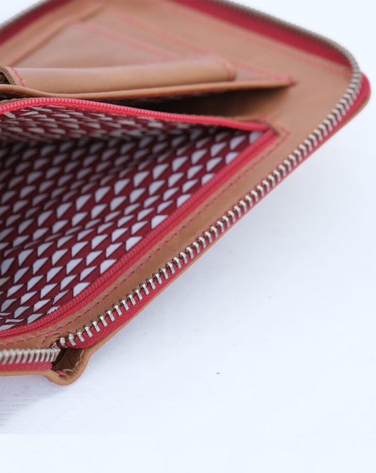The Retro square genuine leather wallet for women is lined with Egyptian cotton.