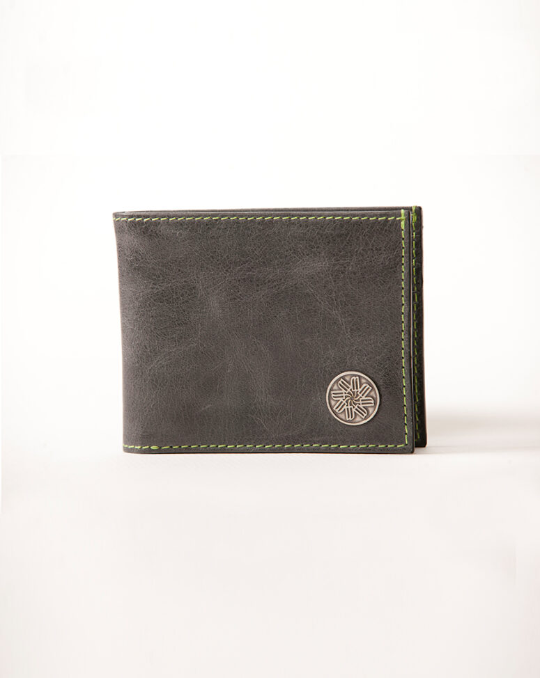 The MW leather men's wallet has a main compartment for paper notes, 6 card slots, and two internal slip pockets.